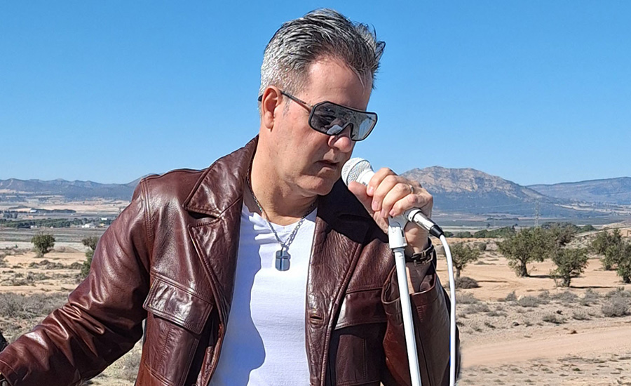 Theleganttes irrumpe en la escena del hard rock melódico con tres himnos de espíritu AOR camino de su primer disco