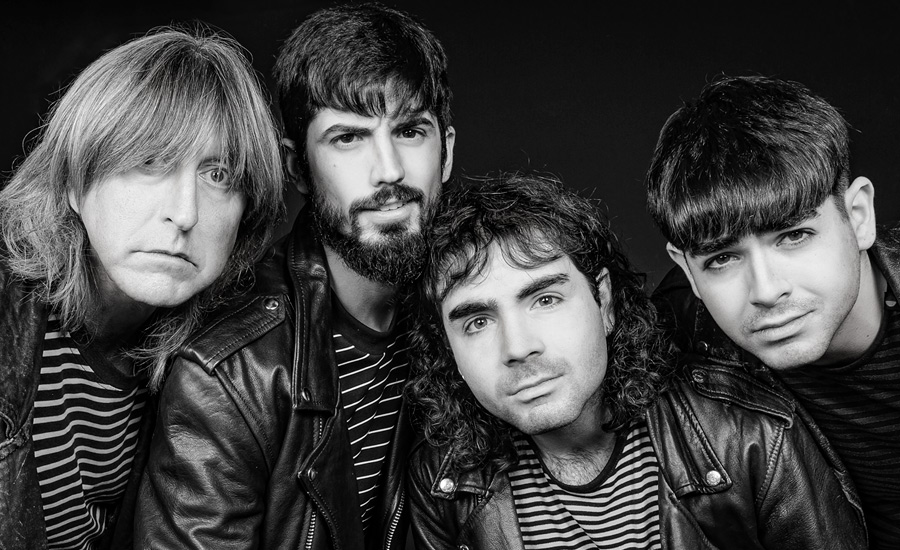 Vamos Con Todo ofrece una oda a los bares de su pueblo a través de "¡Vámonos!", nuevo single y videoclip, presentando su “forma de vivir”