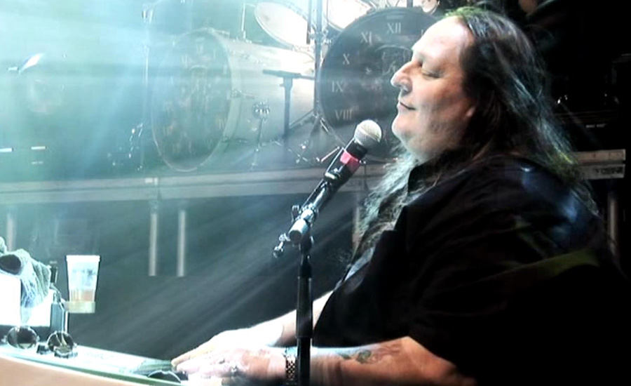 Jon Oliva detalla sus problemas de salud y anuncia nuevo álbum en directo de Savatage