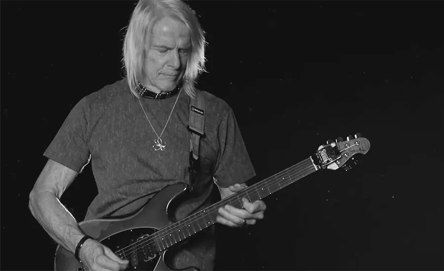 Steve Morse (ex-Deep Purple): “Hasta las bandas más exitosas están pagando para salir de gira”