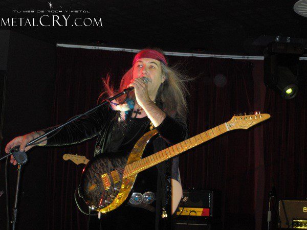 Uli Jon Roth aconseja a los jóvenes guitarristas: “Menos notas y más emoción”