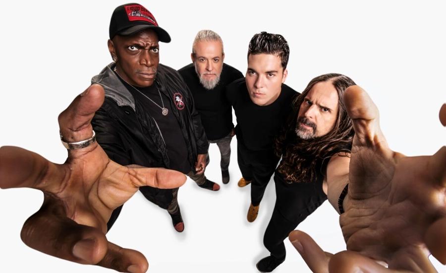 Andreas Kisser (Sepultura): "Metallica encontró la forma de hacer baladas pesadas, llevaron más allá lo que habían logrado Scorpions o Def Leppard”